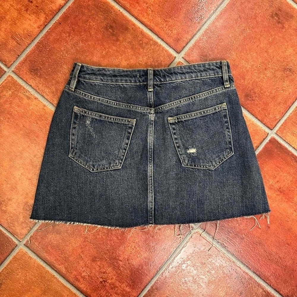 Free People Blue Distressed Raw Hem Front Button Denim Mini Skirt Size 28 - Picture 8 of 8